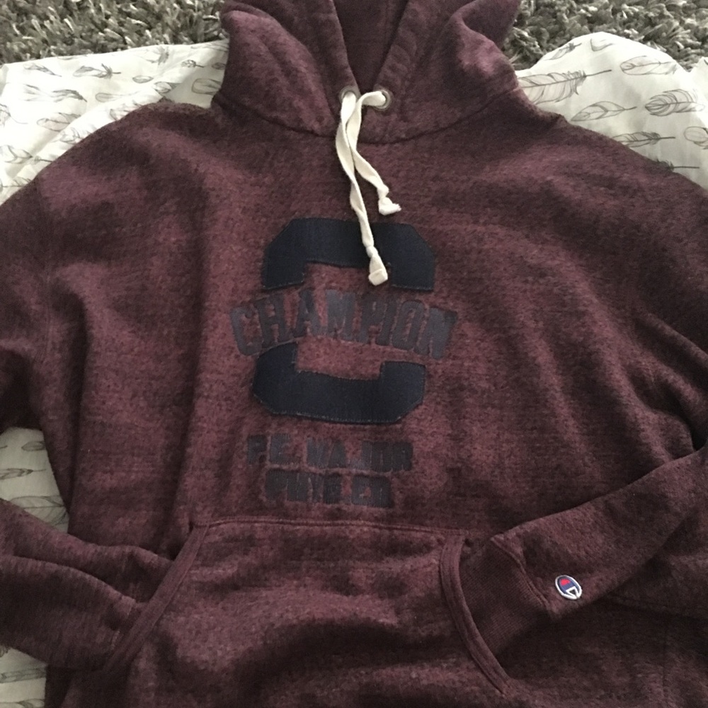 Champion women's pullover sweater authentic in XL